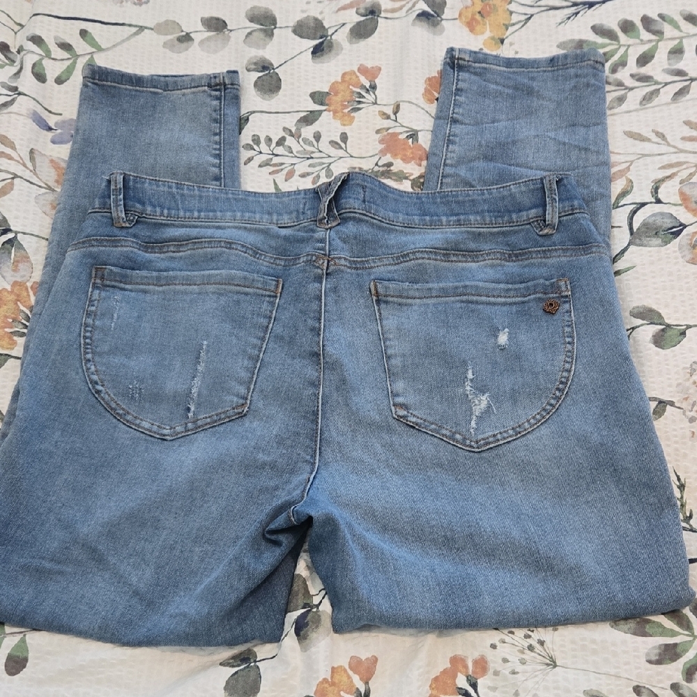 Democracy Blue Straight Leg Jeans with Stretch
